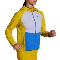 Brooks | Women's Canopy Jacket - Golden Hour -Sportswear Sale Shop 221521362 W Brooks CanopyJacket frontonbody