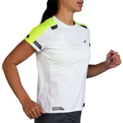 Brooks | Women's Run Visible Short Sleeve -Sportswear Sale Shop 221562135 W Brooks RunVisibleShortSleeve front