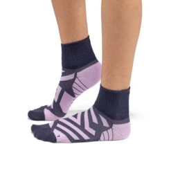 On | Women's Performance Mid Sock -Sportswear Sale Shop 355.00833 W On PerformanceMidSock side