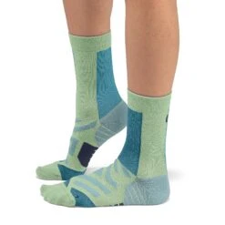 On | Women's Performance High Sock 7 On | Women's Performance High Sock -Sportswear Sale Shop 365.00839 On PerformanceHighSock side