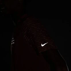 Nike | Men's Dri-Fit Run Division NV Rise 365 SS -Sportswear Sale Shop DD4851814 M nike dfrdnvrise365ss reflect2