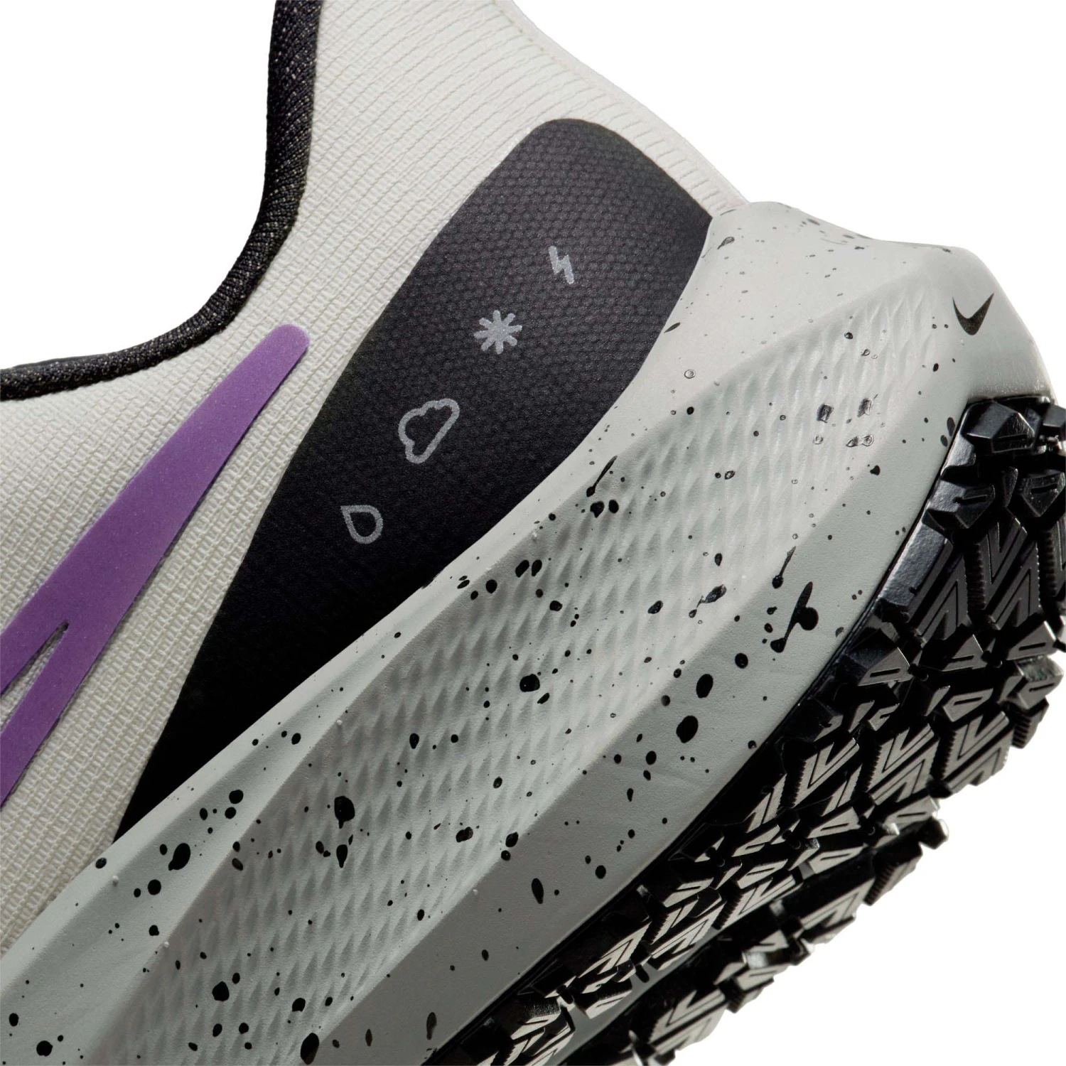 Nike | Women's Air Zoom Pegasus 39 Shield Running Shoes - Light Bone 4 Nike | Women's Air Zoom Pegasus 39 Shield Running Shoes - Light Bone - Image 4