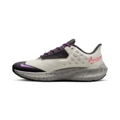 Nike | Women's Air Zoom Pegasus 39 Shield Running Shoes - Light Bone 15 Nike | Women's Air Zoom Pegasus 39 Shield Running Shoes - Light Bone -Sportswear Sale Shop DO7626 003 W Nike Pegasus39Shield side2
