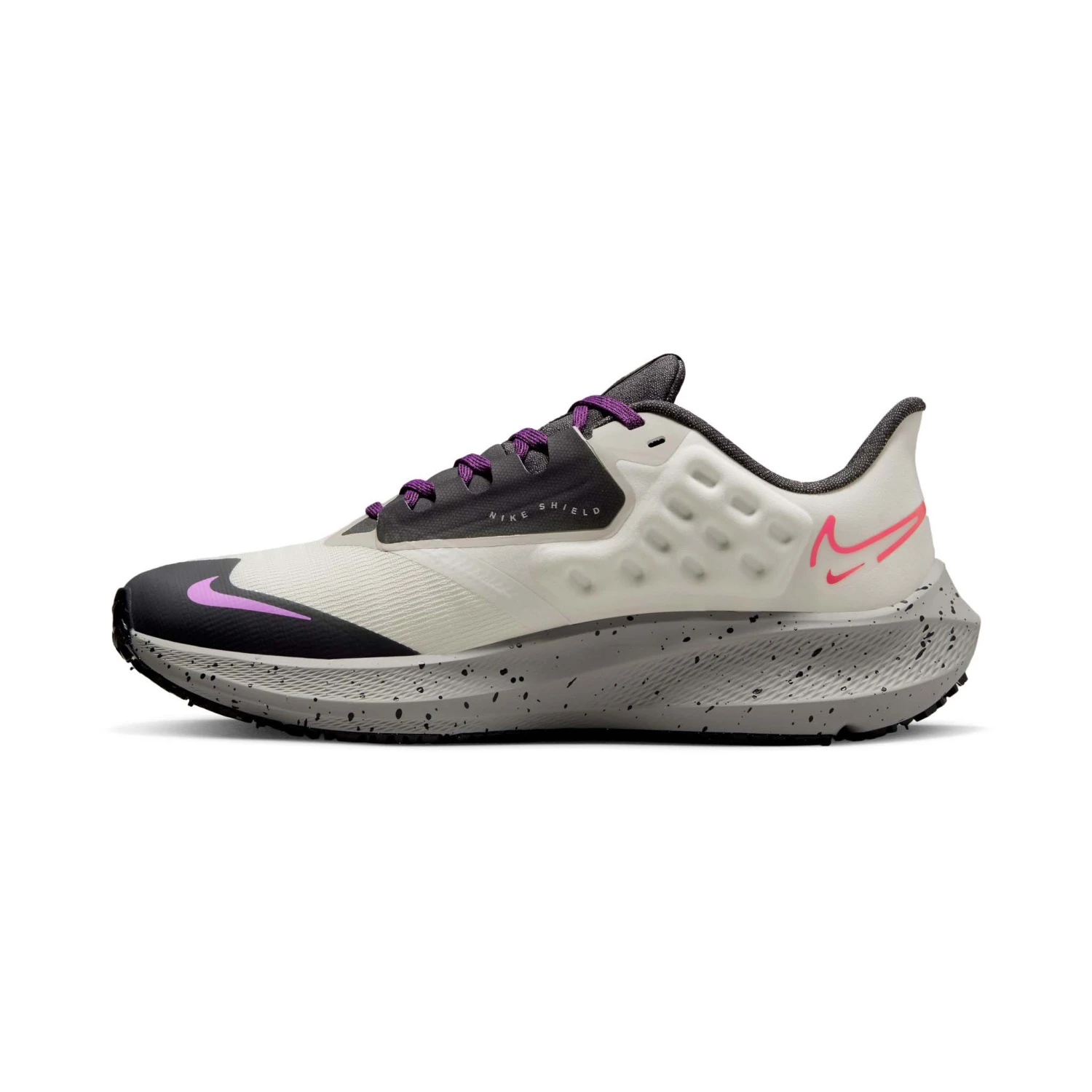 Nike | Women's Air Zoom Pegasus 39 Shield Running Shoes - Light Bone 6 Nike | Women's Air Zoom Pegasus 39 Shield Running Shoes - Light Bone - Image 6