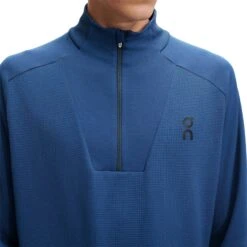 On | Men's Climate Shirt 10 On | Men's Climate Shirt -Sportswear Sale Shop M163.00469 M On ClimateShirt frontzip