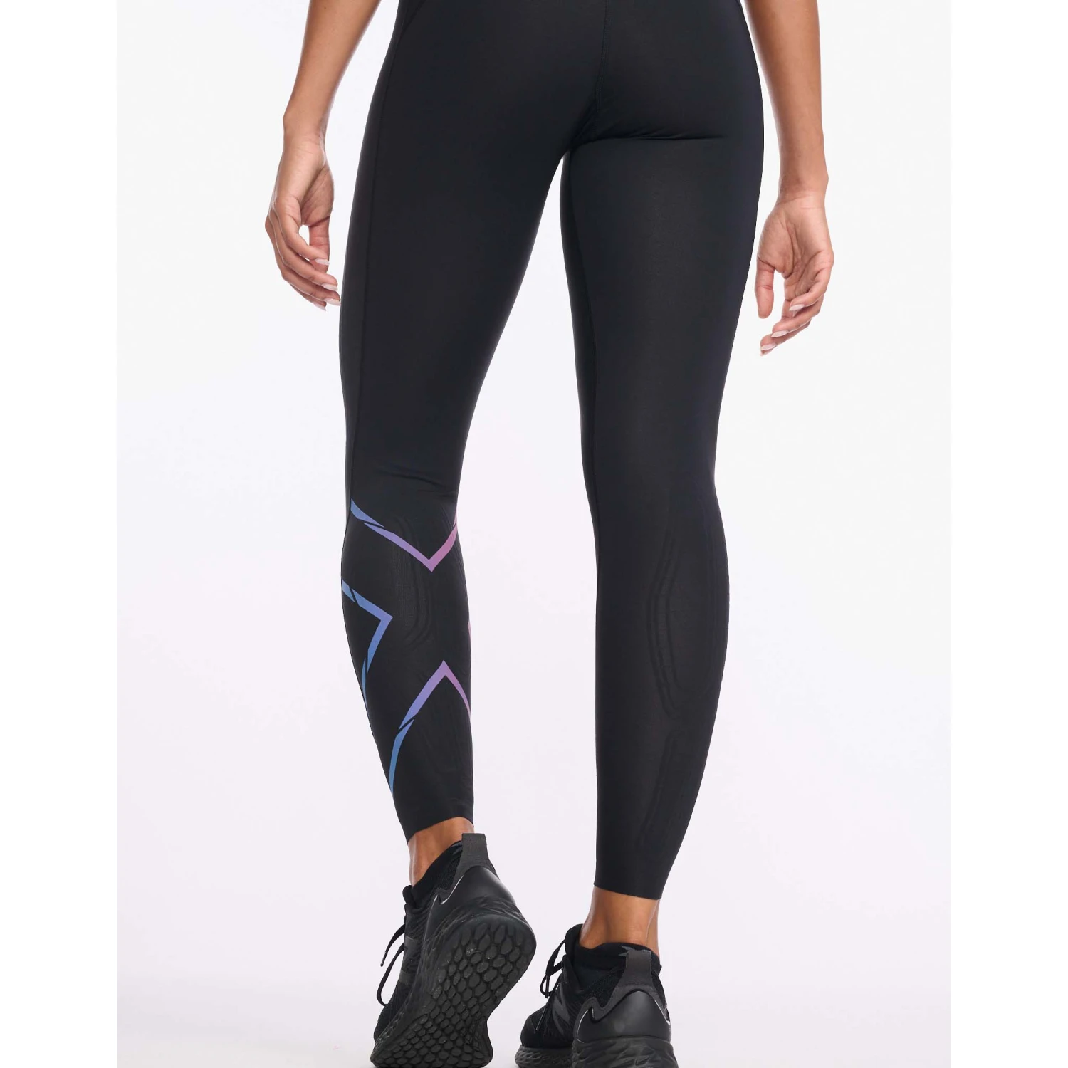 2XU | Women's Light Speed Mid-Rise Compression Tights - Black 2 2XU | Women's Light Speed Mid-Rise Compression Tights - Black - Image 2