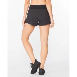 2XU | Women's Aero 2-in-1 3 Inch Short -Sportswear Sale Shop WR6533BBLKSRF F 2xu aero2in13inshort modelback 1