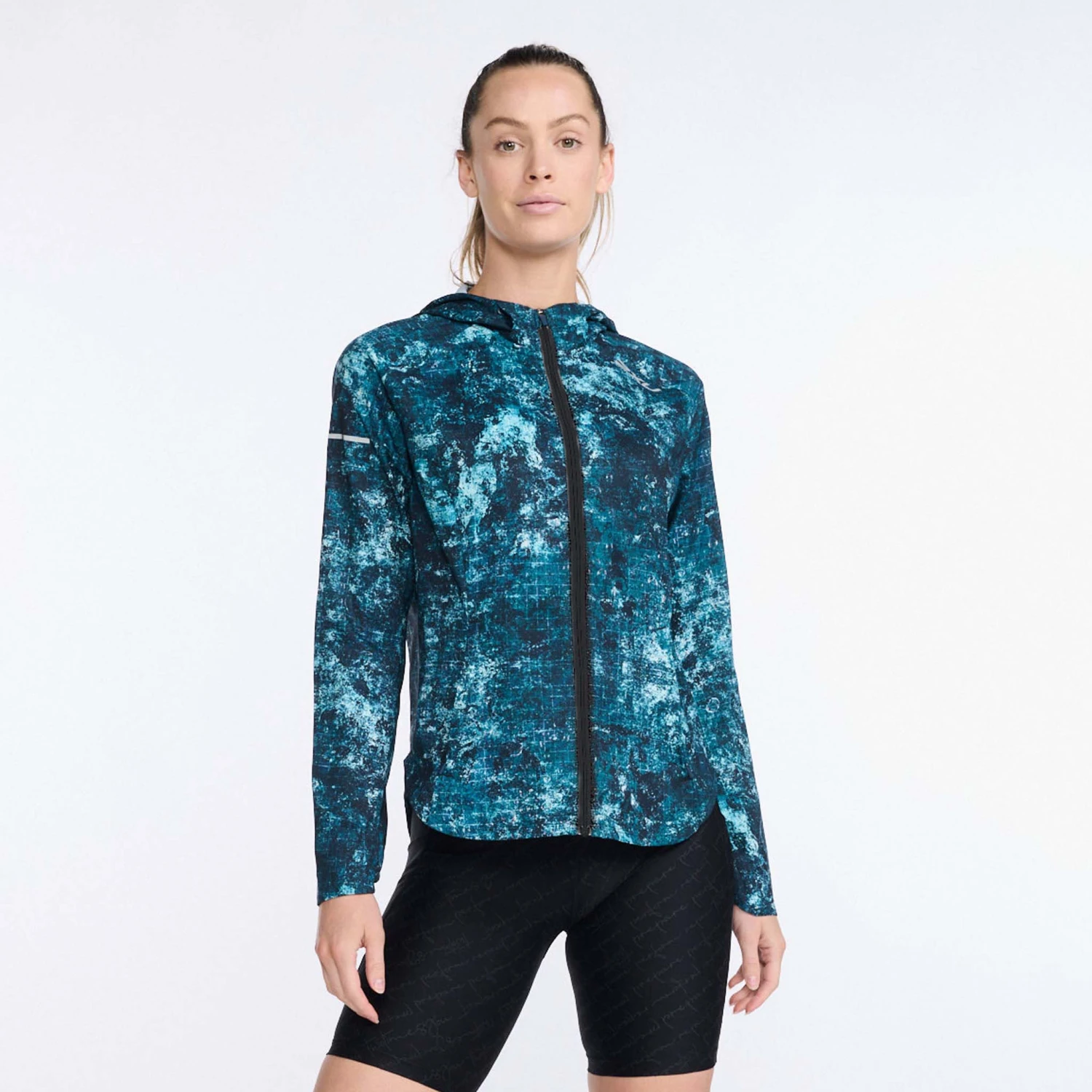 2XU | Women's Aero Jacket - Trailscape Blue 1 2XU | Women's Aero Jacket - Trailscape Blue