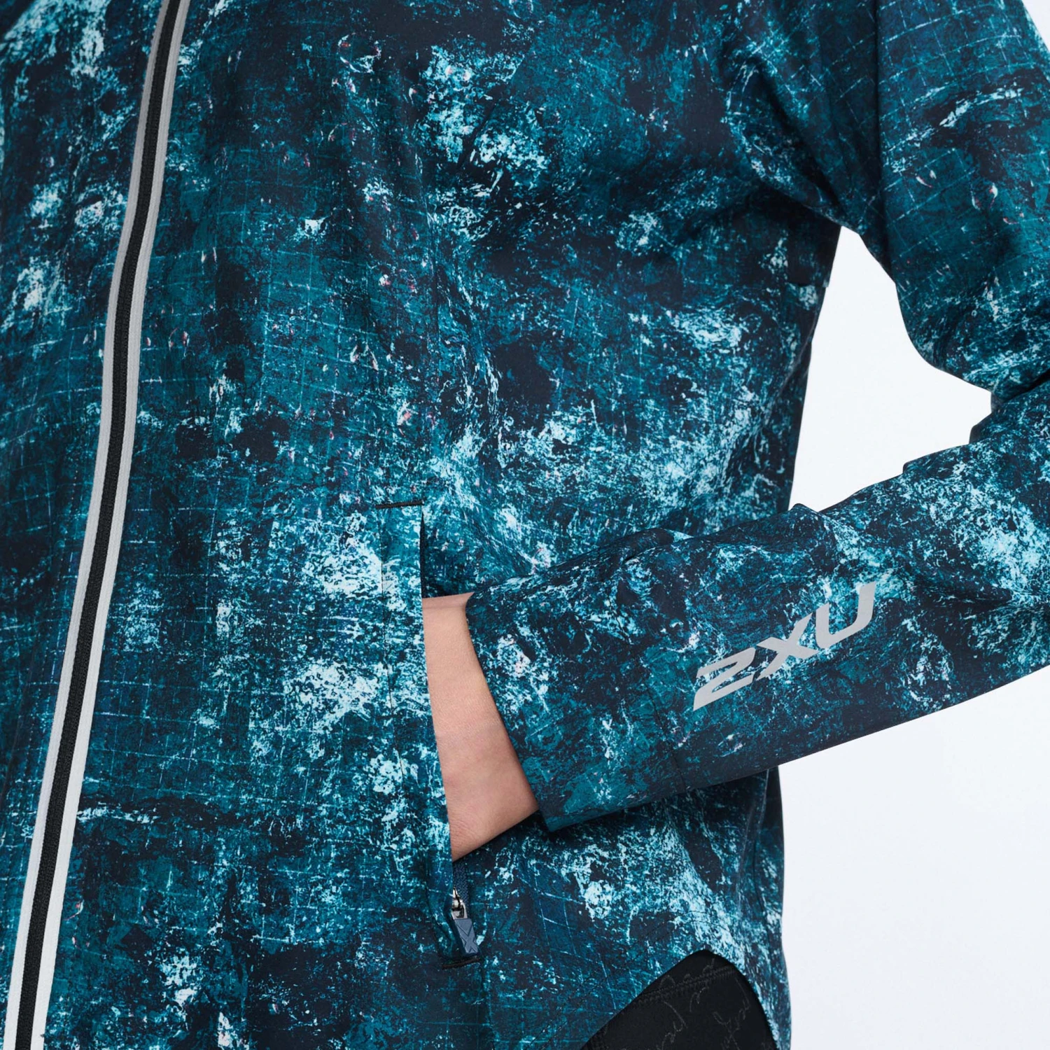 2XU | Women's Aero Jacket - Trailscape Blue 5 2XU | Women's Aero Jacket - Trailscape Blue - Image 5